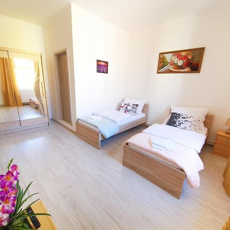 Kk Apartments Прага Экстерьер фото