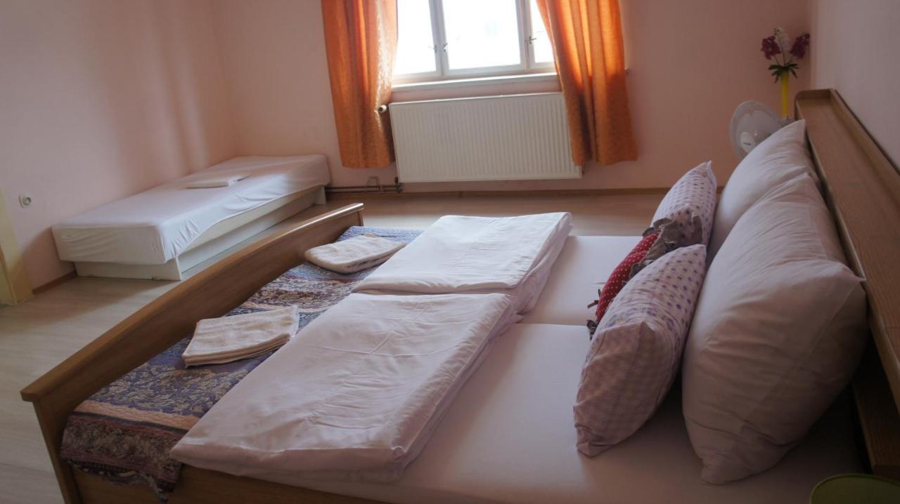 Kk Apartments Прага Экстерьер фото