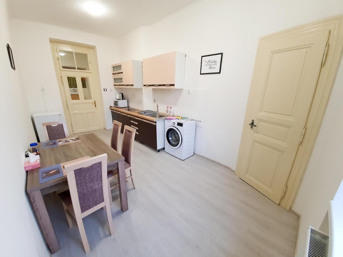 Kk Apartments Прага Экстерьер фото